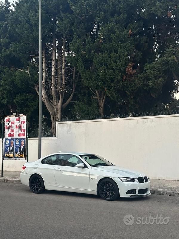 Usata BMW 320 M Sport 177 CV (130 kW) 2009 Bianco Coupé