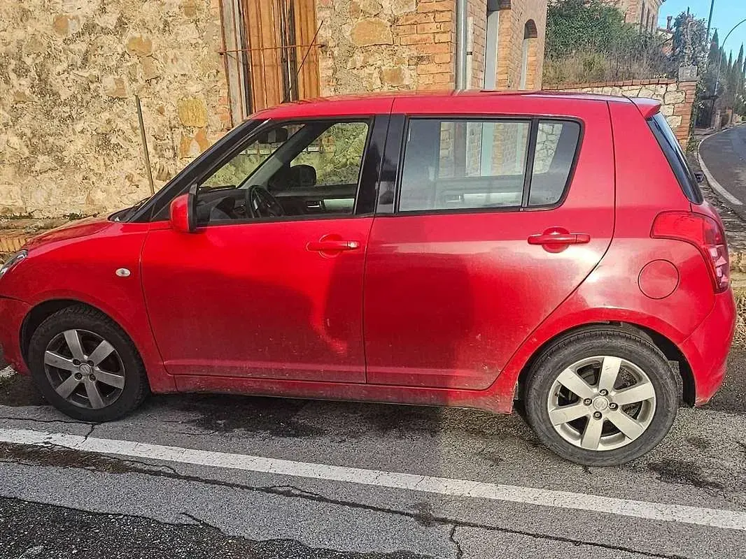 Usata Suzuki Swift GL 75 CV (55 kW) 2009 Rosso Utilitaria