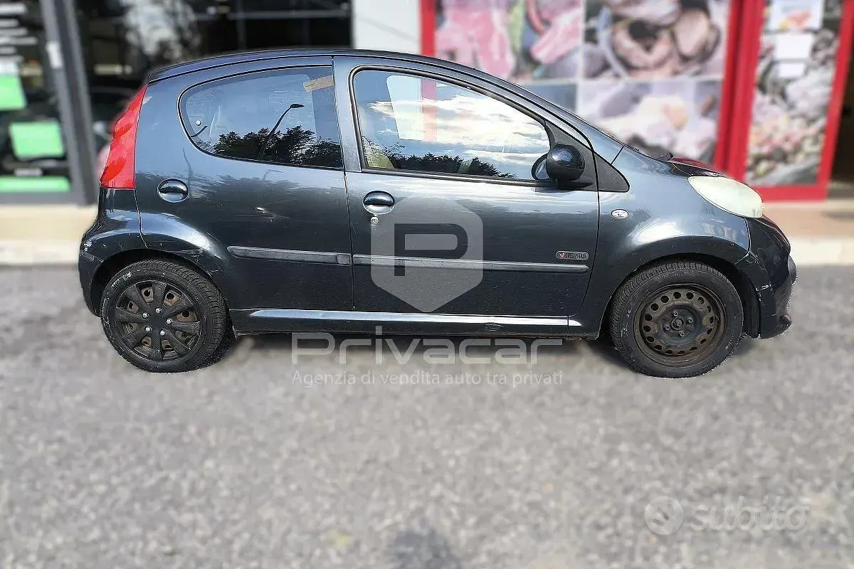 Käytetty Peugeot 107 68 HP (50 kW) 2006 Harmaa Viistoperä