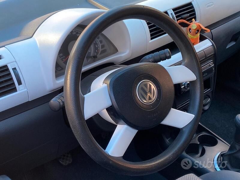 Usata VW Fox 90 CV (66 kW) 2005 Nero Utilitaria