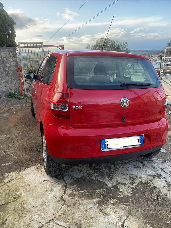 Używany VW Fox 54 KM (39 kW) 2013 Czerwony Hatchback
