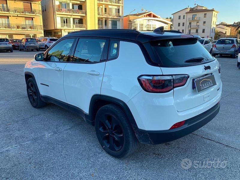 Usata Jeep Compass Night Eagle 140 CV (102 kW) 2018 Bianco SUV