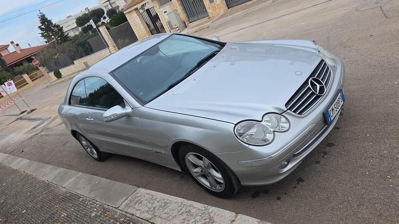 Usata Mercedes CLK270 Avantgarde 169 CV (124 kW) 2004 Argento Coupé