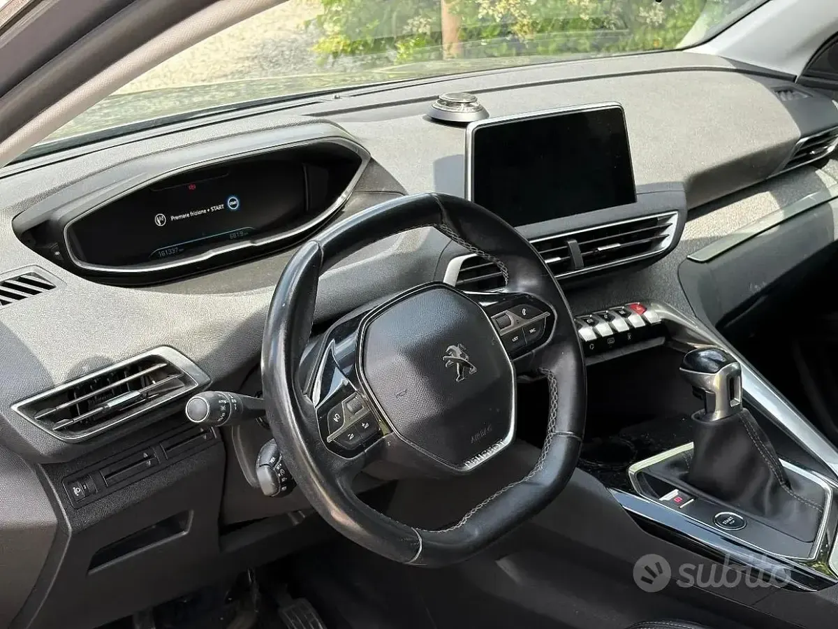 Usata Peugeot 3008 Business-Line 120 CV (88 kW) 2017 Grigio SUV