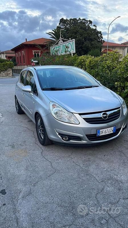 Usata Opel Corsa 69 CV (50 kW) 2007 Berlina