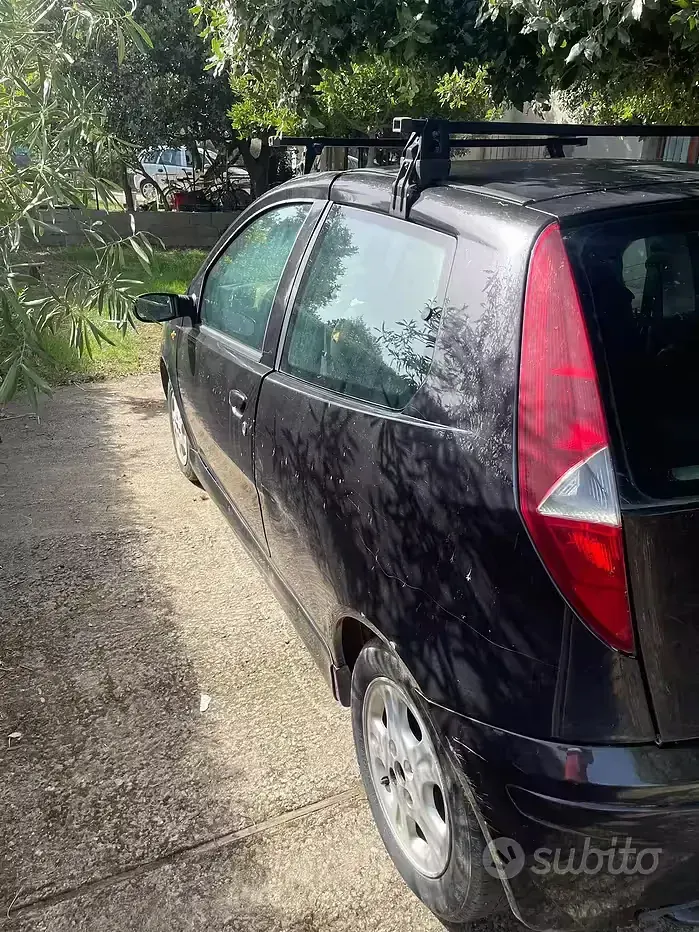 Usata Fiat Punto 60 CV (44 kW) 2001 Nero Utilitaria