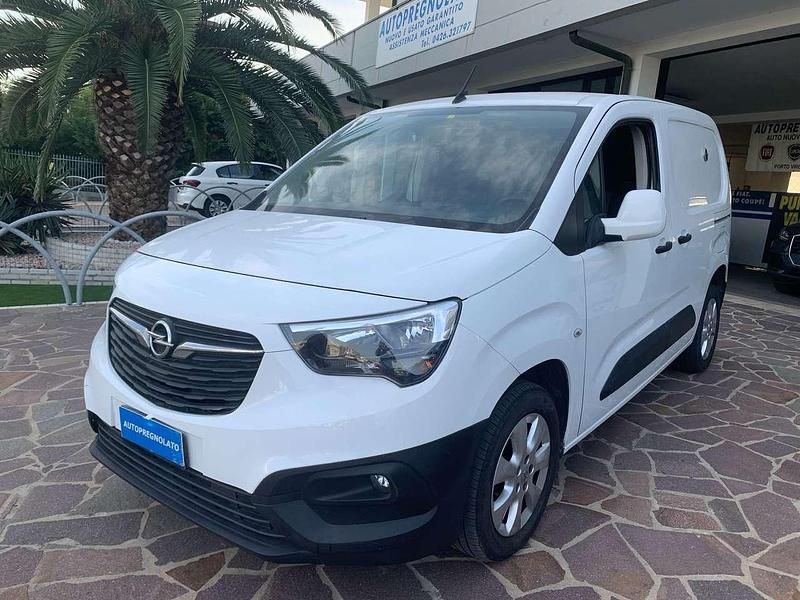 Bianco Usata 2020 Opel Combo Monovolume | 12.295 € (Molto cara) - Immagine 1/4