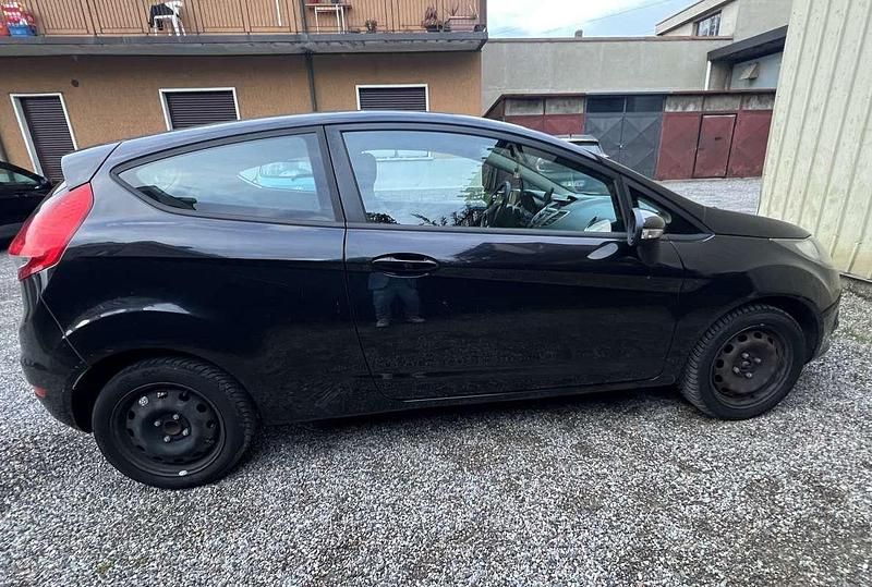 Usata Ford Fiesta Trend 60 CV (44 kW) 2010 Utilitaria