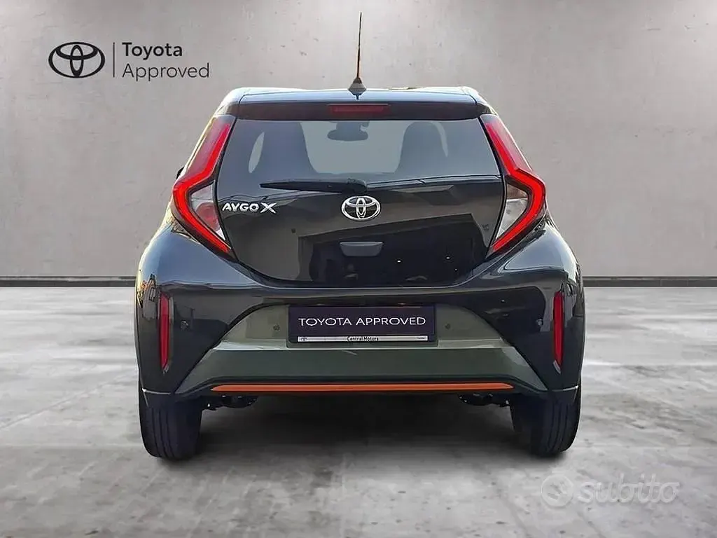 Usata Toyota Aygo X Limited 72 CV (52 kW) 2022 Verde SUV