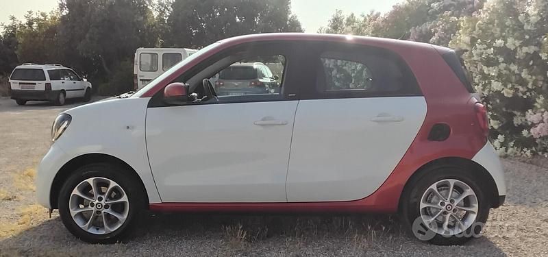 Usata Smart ForFour Passion 89 CV (65 kW) 2018 Bianco Utilitaria