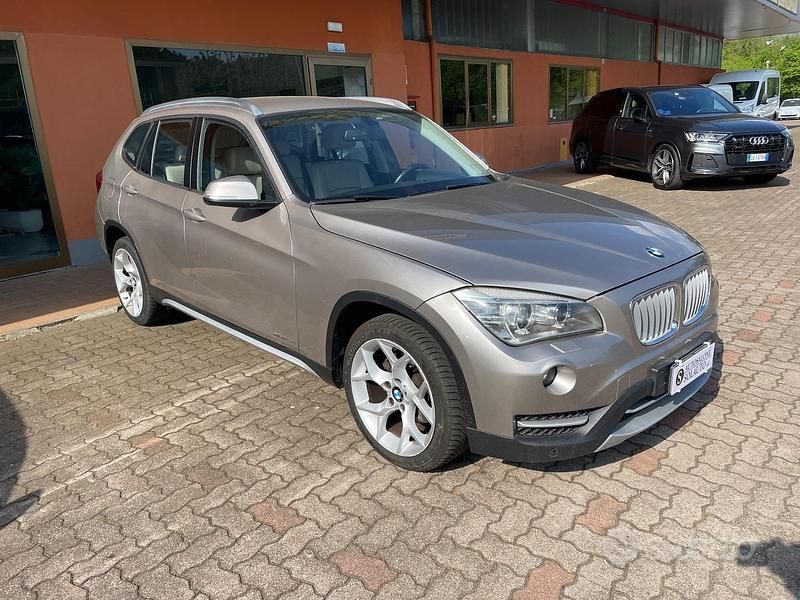 Begagnad BMW X1 xLine 143 HK (105 kW) 2012 Gul SUV