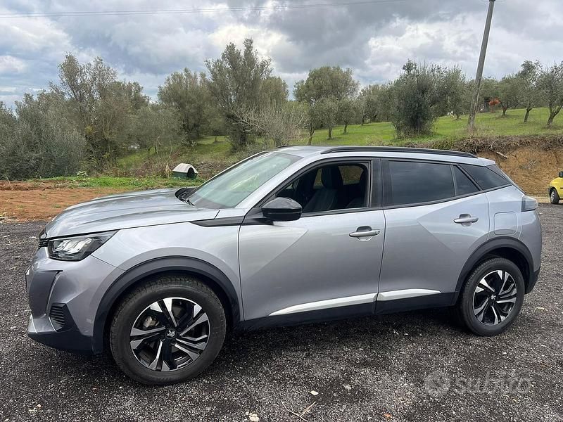 Usata Peugeot 2008 130 CV (95 kW) 2023 SUV