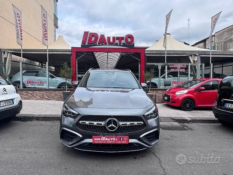 Usata Mercedes GLA180 AMG Line Premium 136 CV (100 kW) 2023 Grigio SUV
