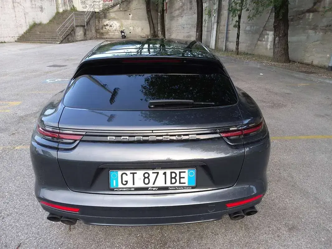 Usata Porsche Panamera 4 E-Hybrid Sport Turismo Sport Turismo 330 CV (242 kW) 2018 Grigio Station wagon