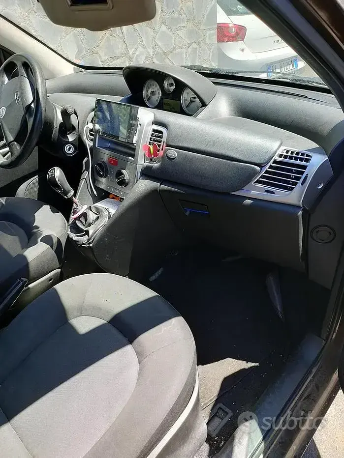 Usata Lancia Ypsilon 69 CV (50 kW) 2011 Marrone Utilitaria