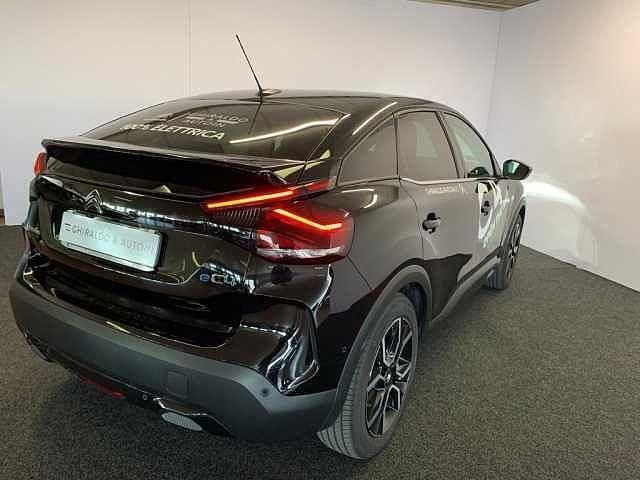 Usata Citroën e-C4 Shine 100 kW (136 CV) 2022 Nero Utilitaria