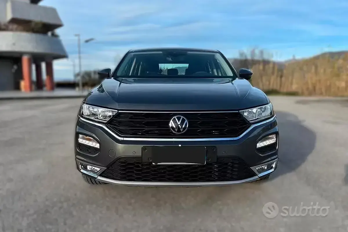 Usata VW T-Roc Business 150 CV (110 kW) 2020 Grigio SUV