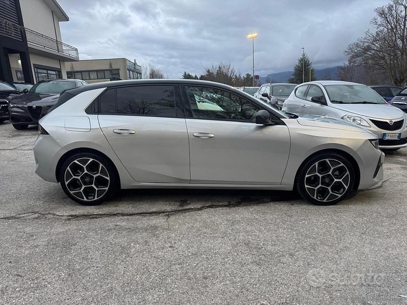 Usata Opel Astra 131 CV (96 kW) 2024 Argento Berlina