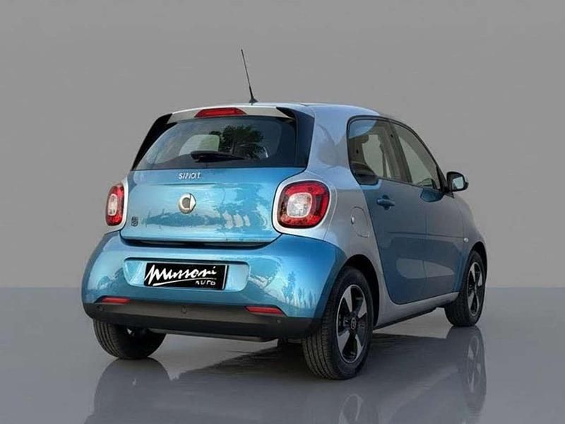 Usata Smart ForFour Electric Drive Passion 41 kW (56 CV) 2020 Celeste met. Utilitaria