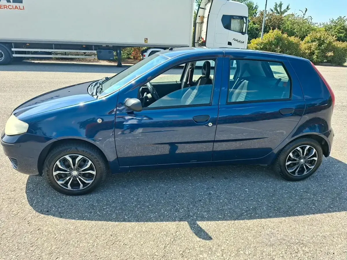 Usata Fiat Punto 60 CV (44 kW) 2008 Blu Utilitaria