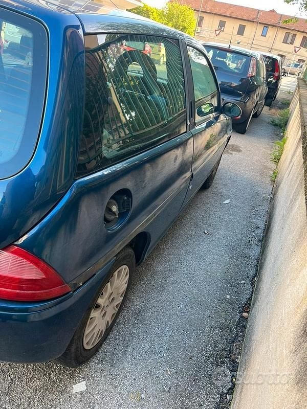 Usata Lancia Ypsilon 60 CV (44 kW) 2003 Utilitaria