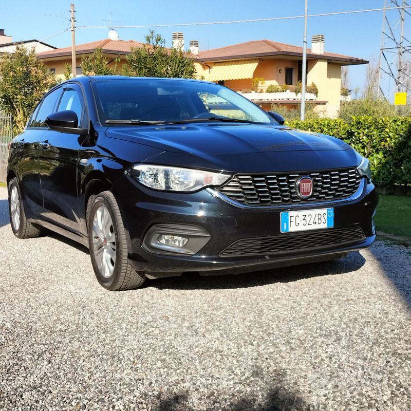 Usata 2016 Fiat Tipo Tre volumi | 7500 € (Molto cara) - Immagine 1/4