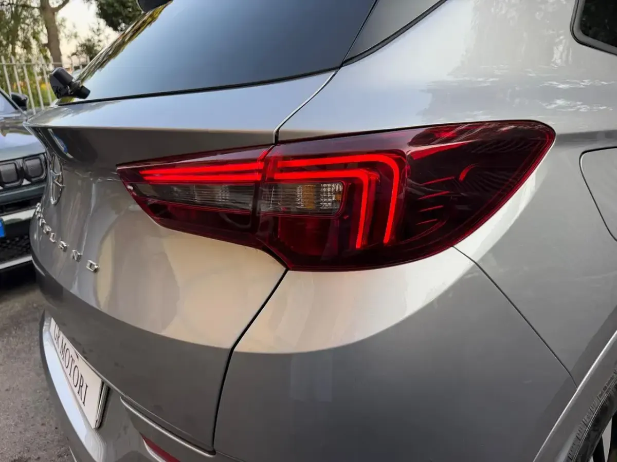 Usata Opel Grandland X Ultimate 131 CV (96 kW) 2022 Argento SUV