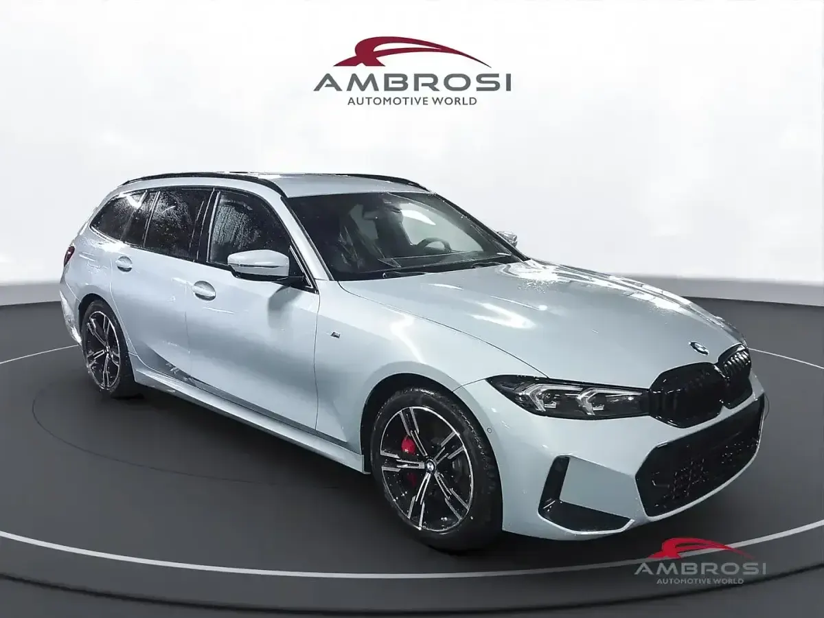 Nuova BMW 318 M Sport 156 CV (114 kW) 2025 Grigio Station wagon