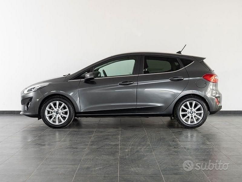 Usata Ford Fiesta Titanium 75 CV (55 kW) 2020 Grigio Berlina