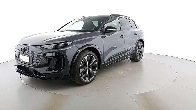 Usata Audi SQ6 e-tron Edition .1 380 kW (517 CV) 2024 Grigio SUV