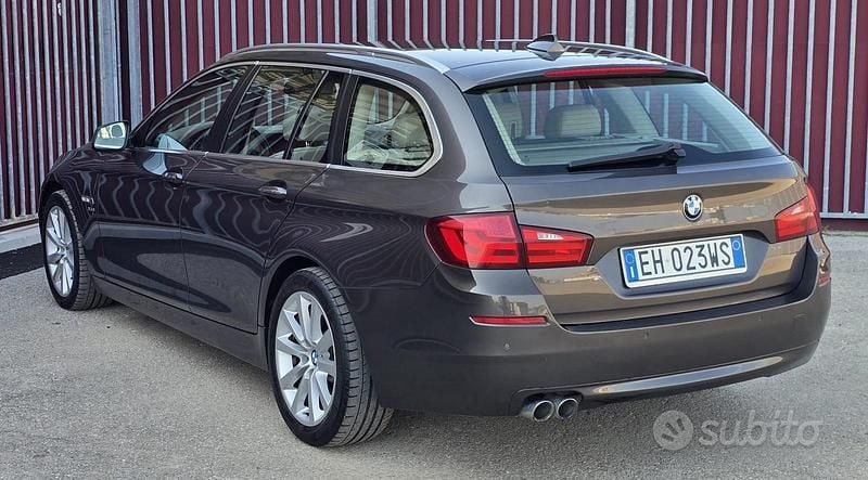 Usata BMW 530 M Sport 258 CV (189 kW) 2011 Marrone Station wagon