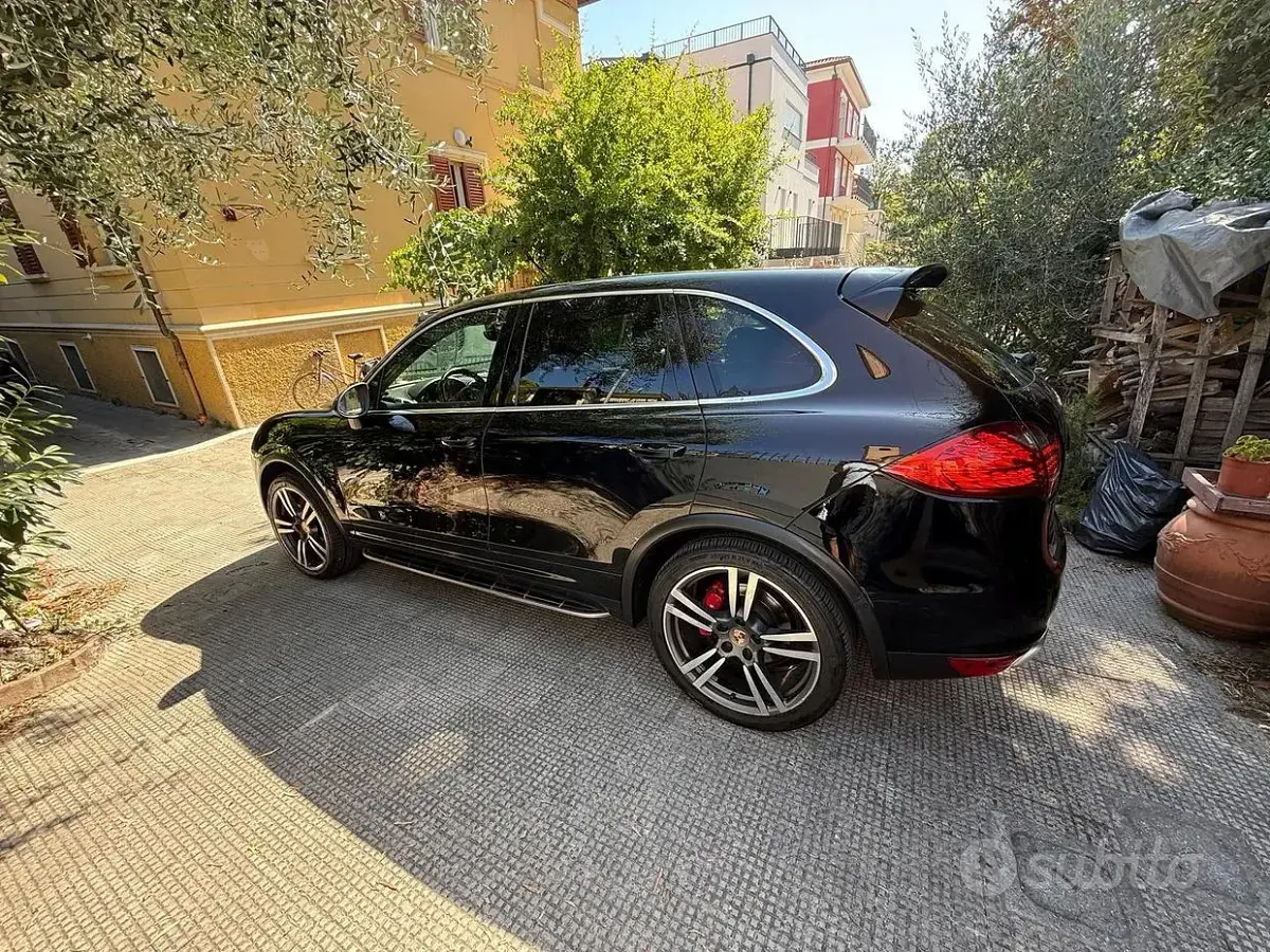 Usata Porsche Cayenne 245 CV (180 kW) 2013 Nero SUV