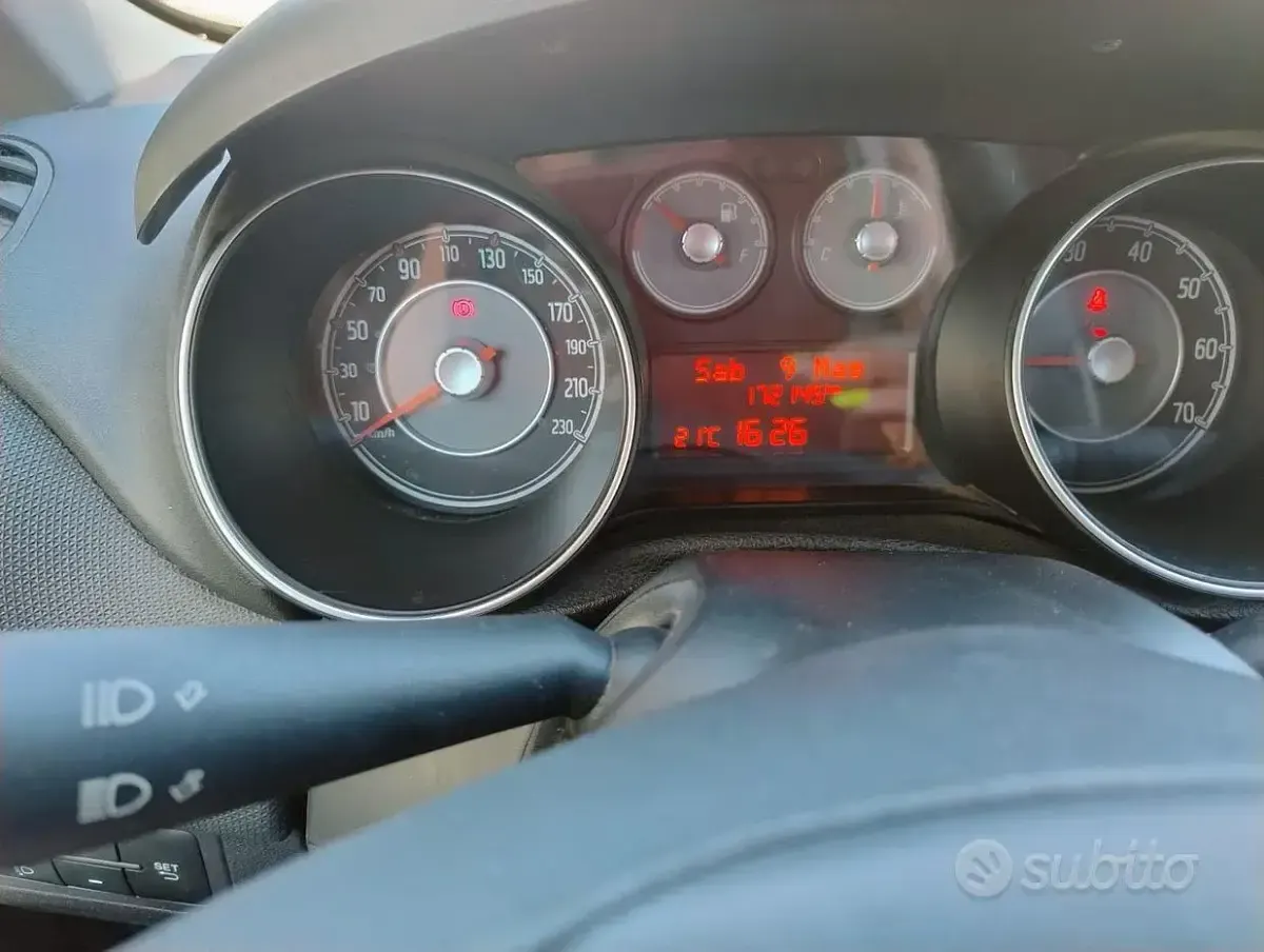 Usata Fiat Punto 69 CV (50 kW) 2015 Bianco Utilitaria