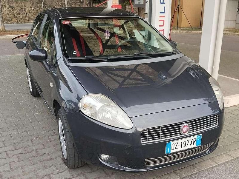 Nero Usata 2010 Fiat Grande Punto Active Due volumi | 3499 € (Buon prezzo) - Immagine 1/4