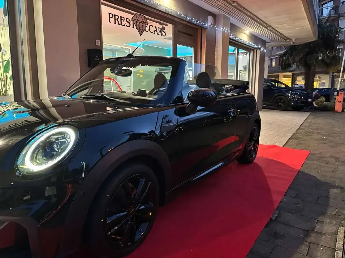 Usata Mini John Cooper Works 136 CV (100 kW) 2021 Nero Utilitaria