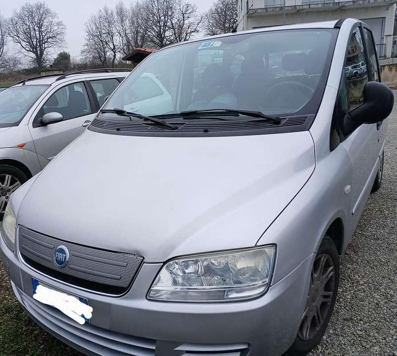 Usata Fiat Multipla Dynamic 120 CV (88 kW) 2006 Argento Monovolume