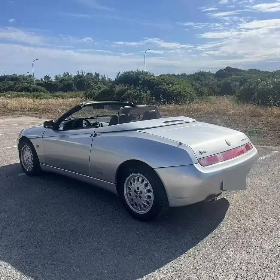 Usata Alfa Romeo Spider 150 CV (110 kW) 1997 Grigio Cabrio