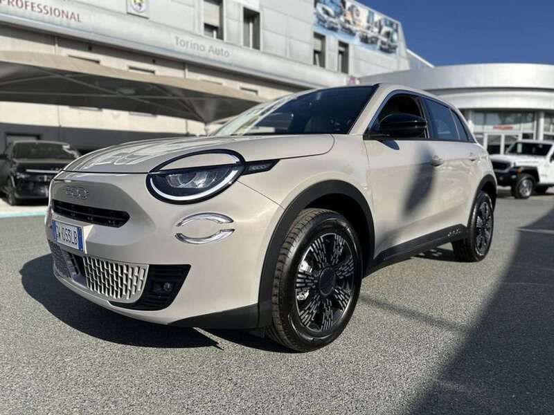 Usata Fiat 600 101 CV (74 kW) 2024 Beige SUV