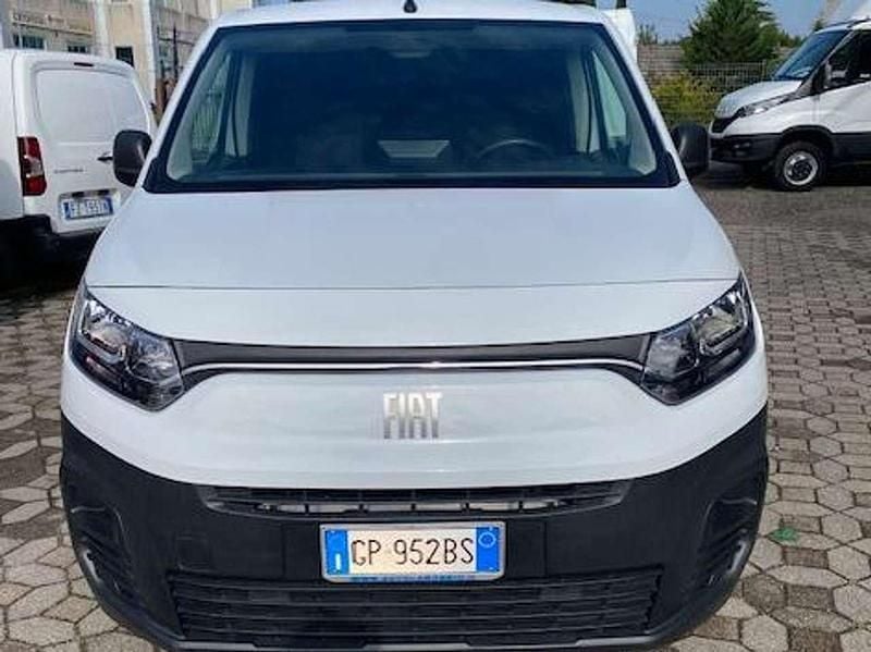 Usata Fiat Doblò 102 CV (75 kW) 2023 Bianco Monovolume