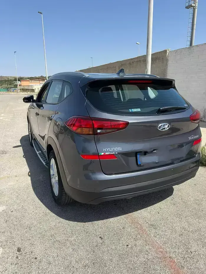 Usata Hyundai Tucson 116 CV (85 kW) 2018 Grigio SUV