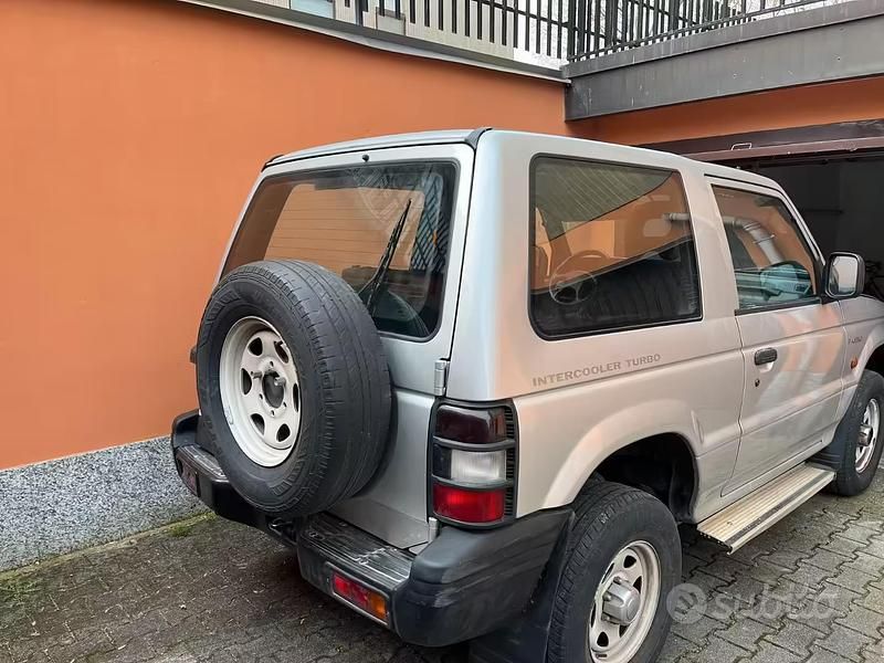 Usata Mitsubishi Pajero 1998 Grigio SUV