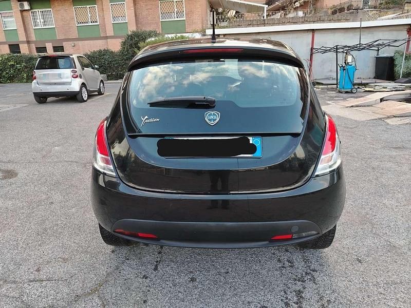 Usata Lancia Ypsilon Silver 95 CV (69 kW) 2012 Nero Utilitaria