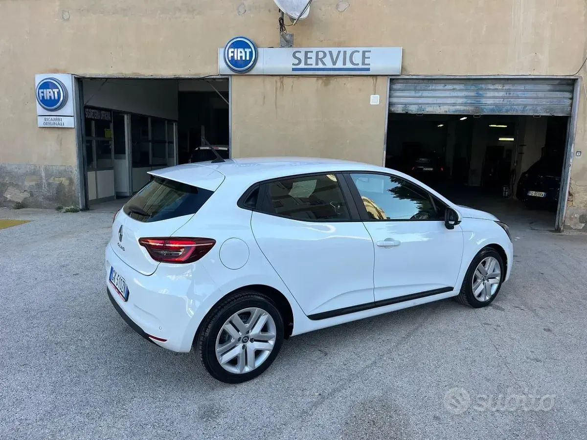 Usata Renault Clio V Business 101 CV (74 kW) 2022 Bianco Berlina