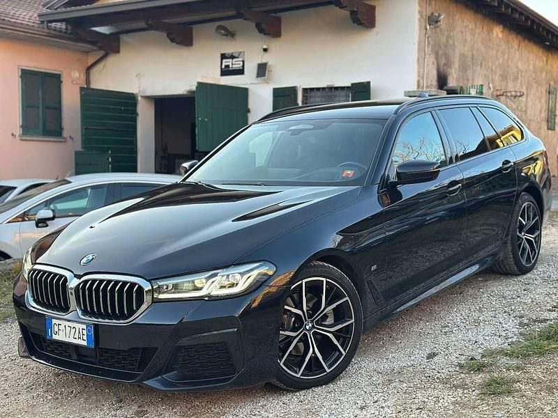 Blu Usata 2021 BMW 520 M Sport Station wagon | 25.990 € (Molto cara) - Immagine 1/4
