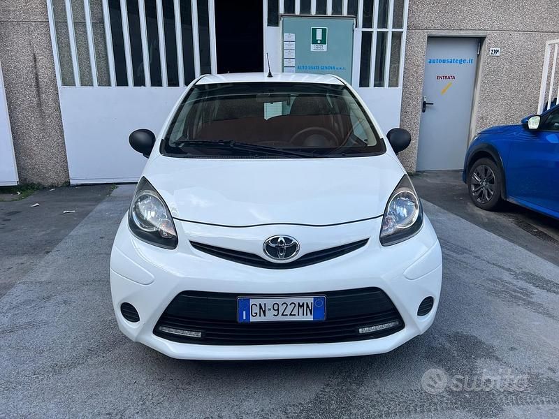 Usata Toyota Aygo Connect Style 68 CV (50 kW) 2014 Other Utilitaria
