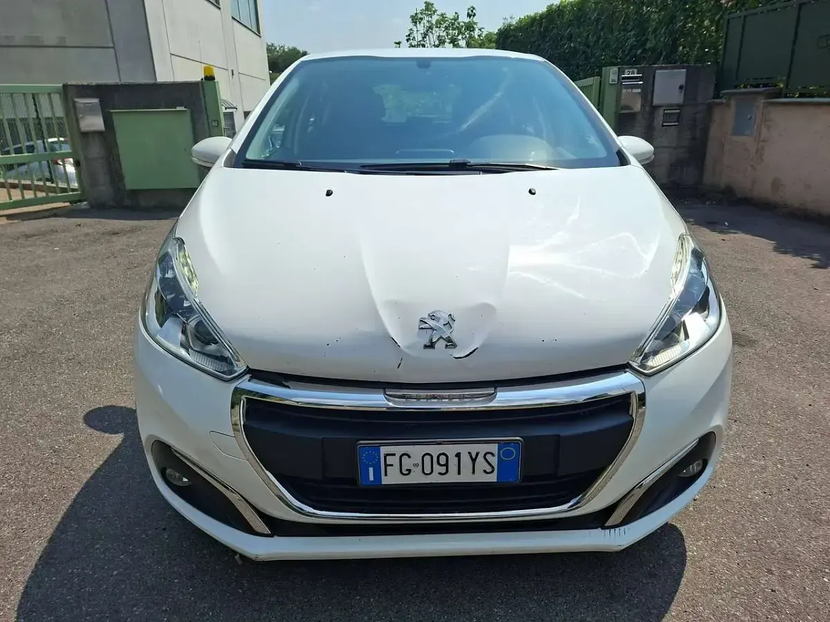 Usata Peugeot 208 82 CV (60 kW) 2017 Bianco Utilitaria