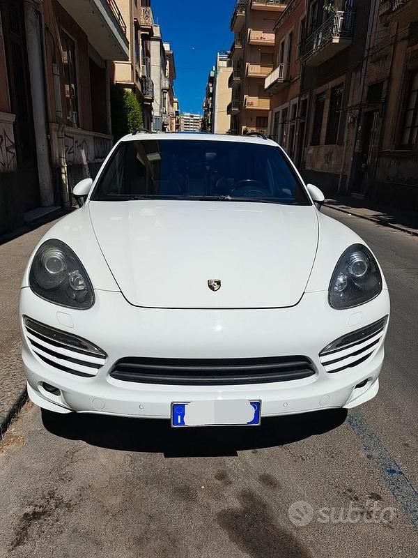 Bianco Usata 2013 Porsche Cayenne SUV | 24.000 € (Buon prezzo) - Immagine 1/4