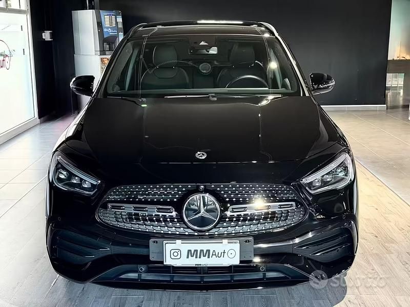 Usata Mercedes GLA200 Premium 150 CV (110 kW) 2022 Nero SUV