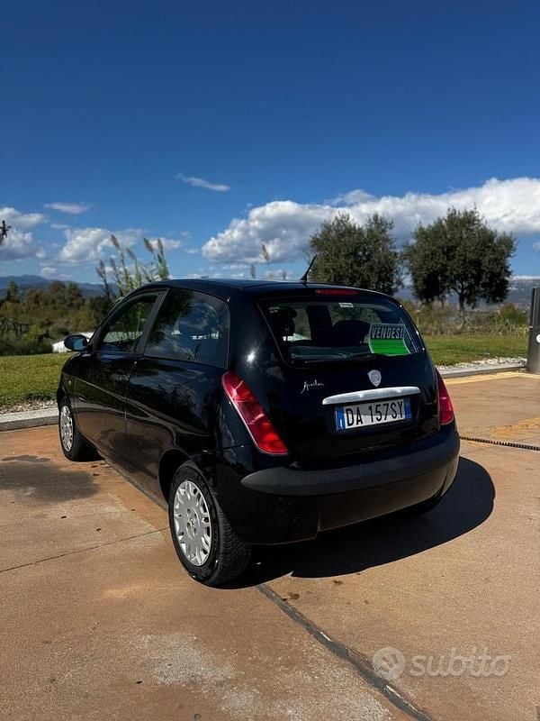 Usata Lancia Ypsilon 69 CV (50 kW) 2006 Nero Utilitaria
