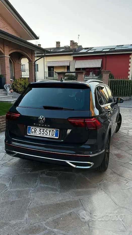 Usata VW Tiguan 150 CV (110 kW) 2023 Grigio SUV